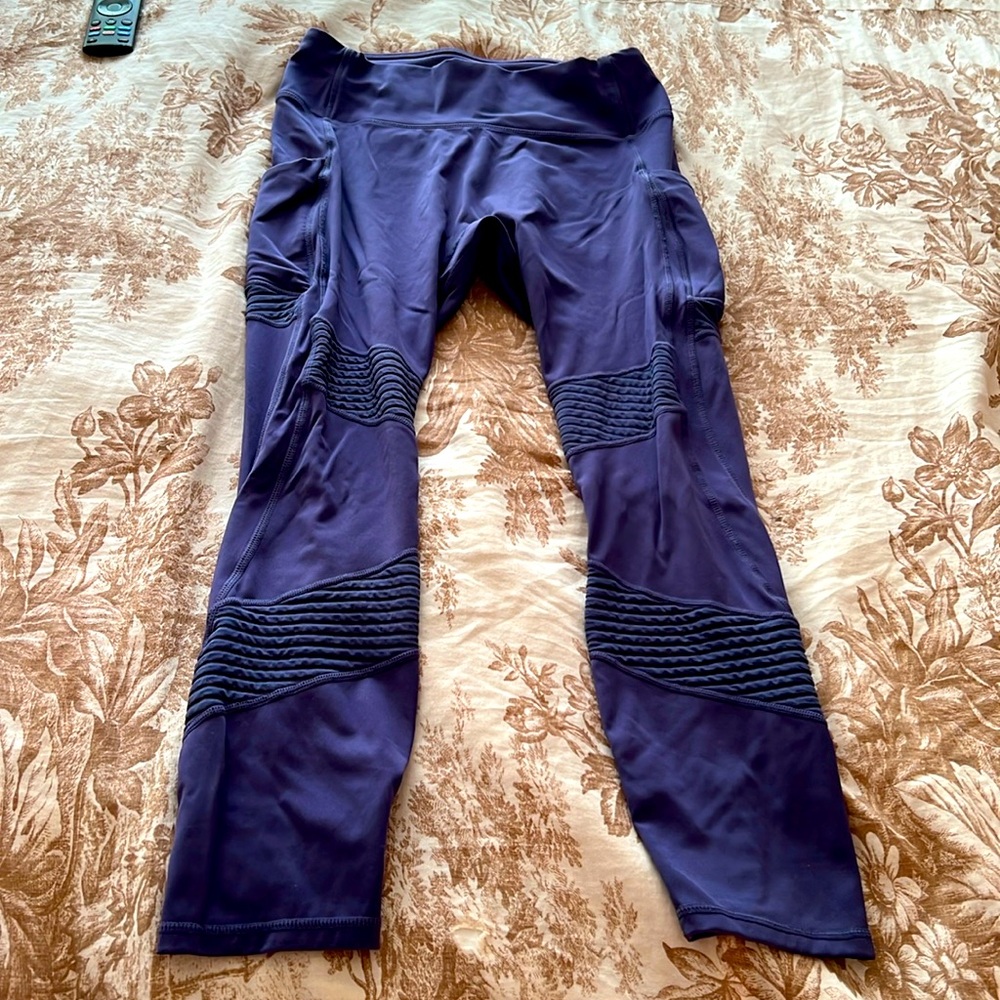 Fabletics Motto leggings purple